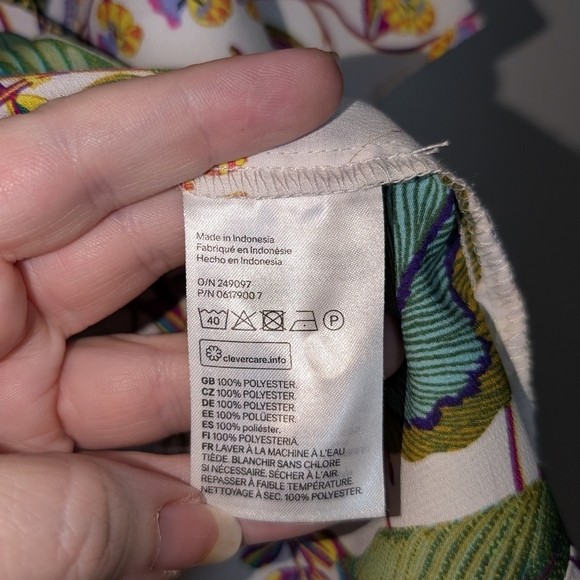 H&M Ruffled 3/4 Sleeve Blouse in White and Red - Picture 4 of 5